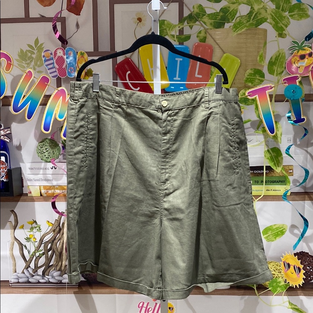 Stephanie Rogers Green Bermuda Shorts Relaxed Fit size 3 X   Waist 21 rise 16 L7